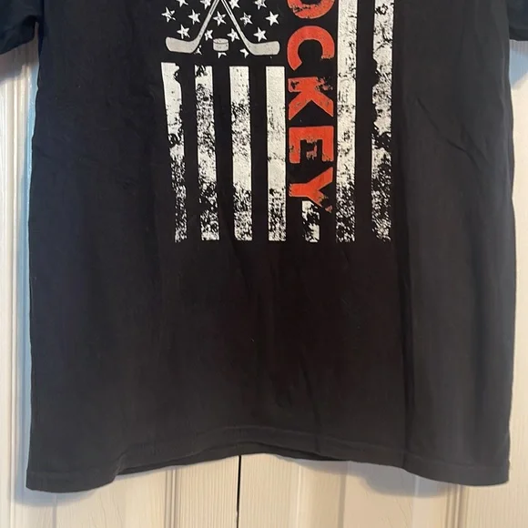 Port & Company Hockey short sleeve shirt with flag NWOT size medium - Picture 6 of 7